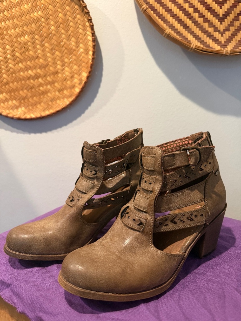 Roxy Lena ankle boots.